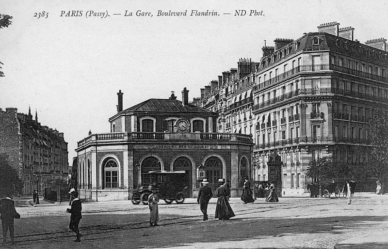 Gare de l'Avenue Henri Martin. 