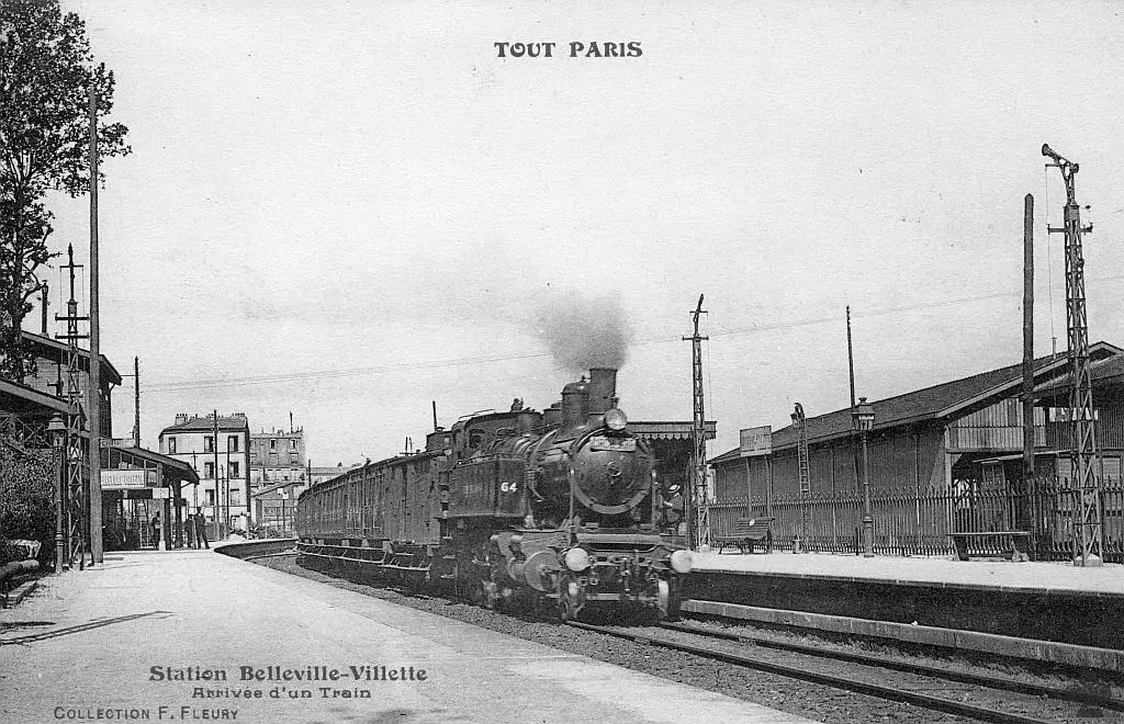 Entrée d'un train à la station Belleville-Villette 