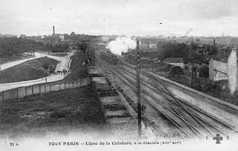 Vue générale de la gare de de la Glacière-Gentilly, en direction de l'Ouest.