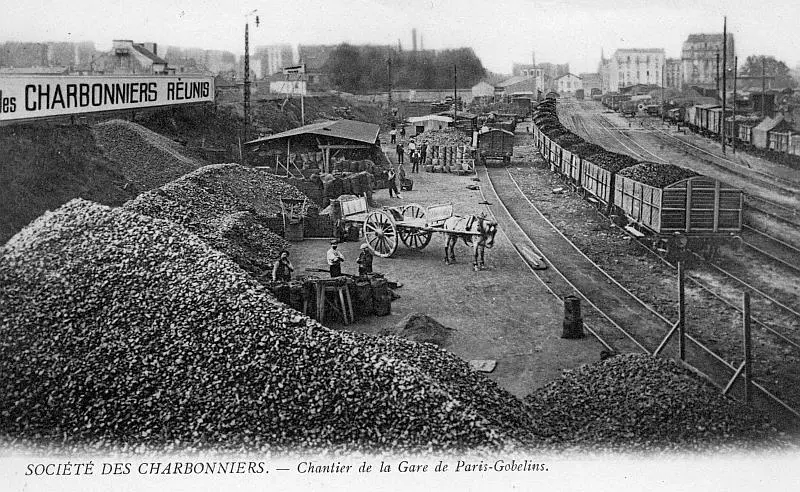 Chantier d'un charbonnier à la gare marchandises des Gobelins