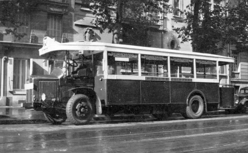Substitution du service de voyageurs de la Petite Ceinture par le bus PC
