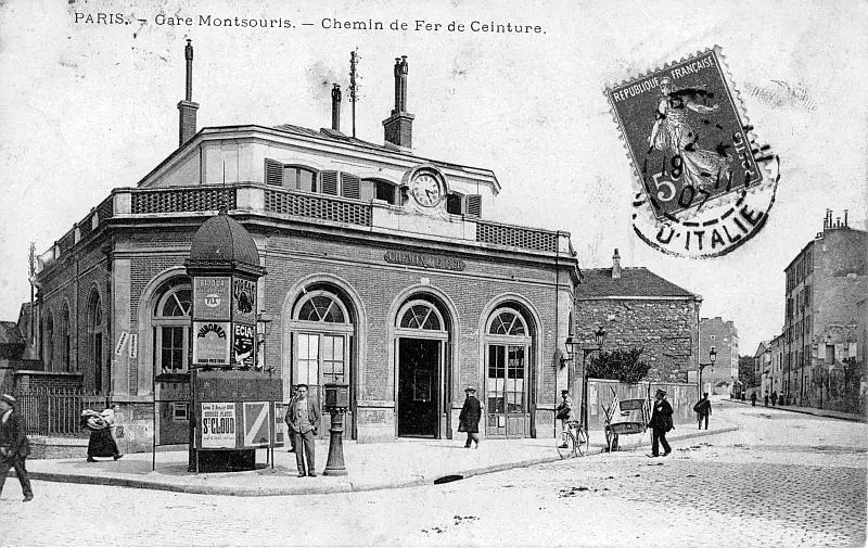 Bâtiment voyageurs de la gare de la Glacière-Gentilly (Parc Montsouris), sur la Petite Ceinture, en juin 1905
