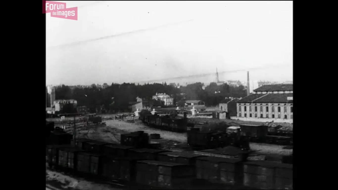 Vue générale de la gare de Grenelle-Marchandises vers 1896.