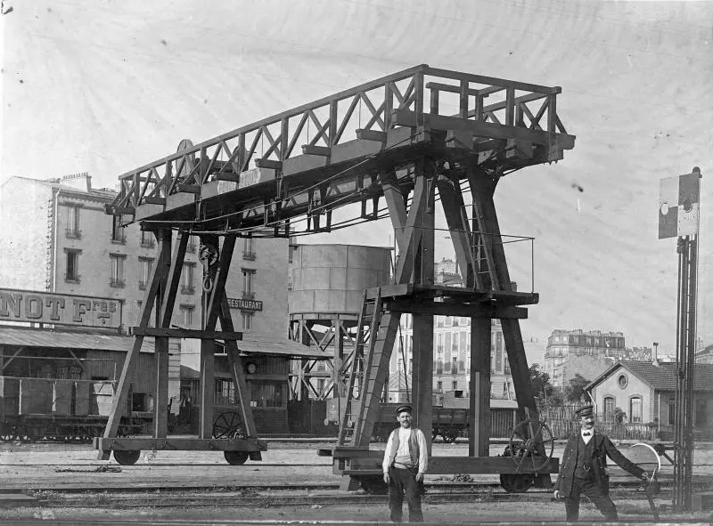 Grue roulante de la gare aux marchandises de La Glacière-Gentilly