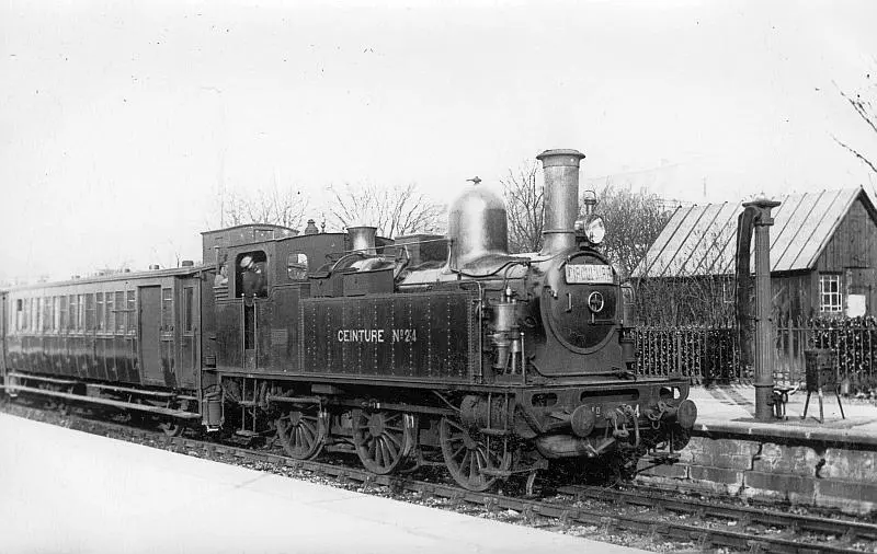Train stationnant gare de Vaugirard vers 1910