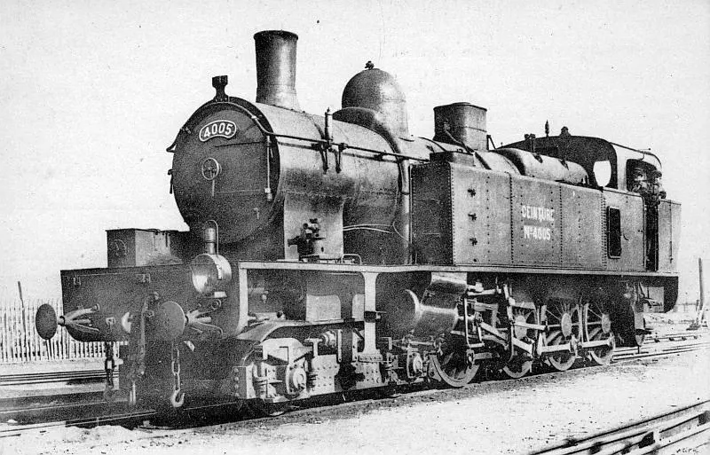 Locomotive 240T numéro 4005 du Syndicat des Ceintures vue dans les emprises de la gare marchandises de Bercy-Ceinture. 