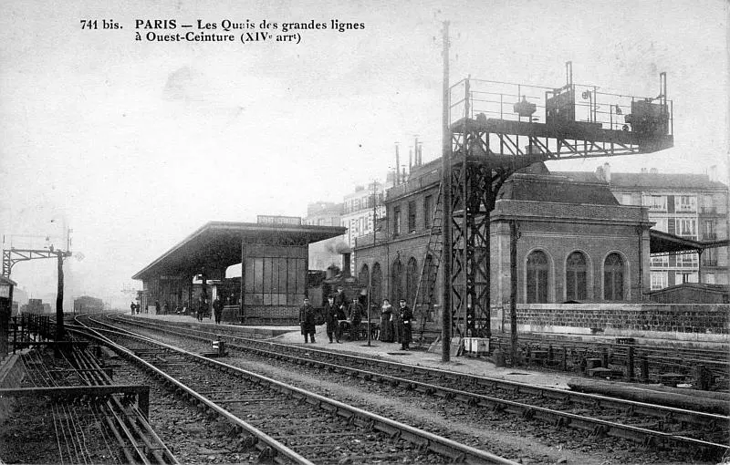 Les quais des voies de Montparnasse à la gare de Ouest-Ceinture