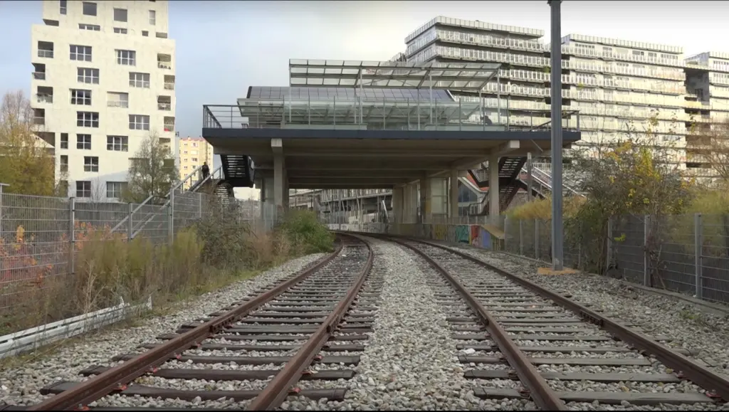 Passerelle-belvédère du quartier Clichy-Batignolles 