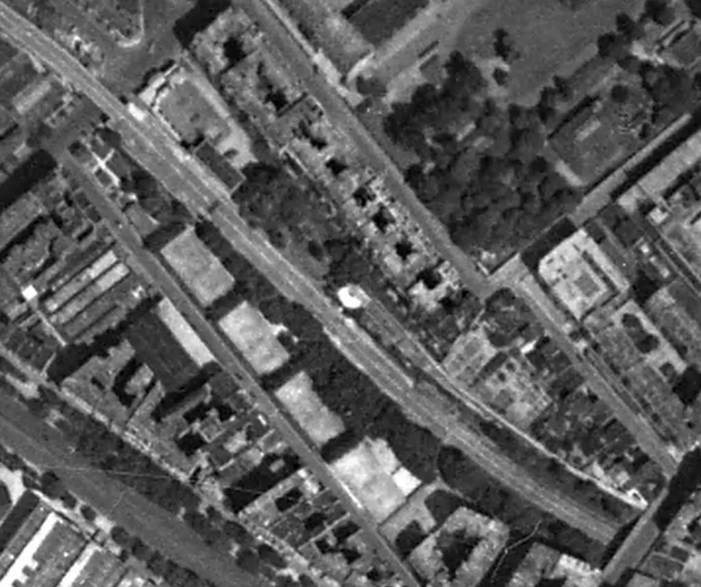Vue aérienne du secteur de la station Vaugirard-Ceinture le 16 juin 1949