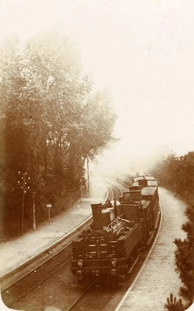 Train de la ligne de Sceaux arrivant à la station Sceaux-Ceinture 