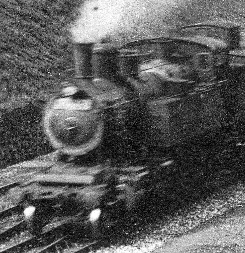 Locomotive de type 230 T en tête d'un train de la Petite Ceinture vers la porte de Vanves. 