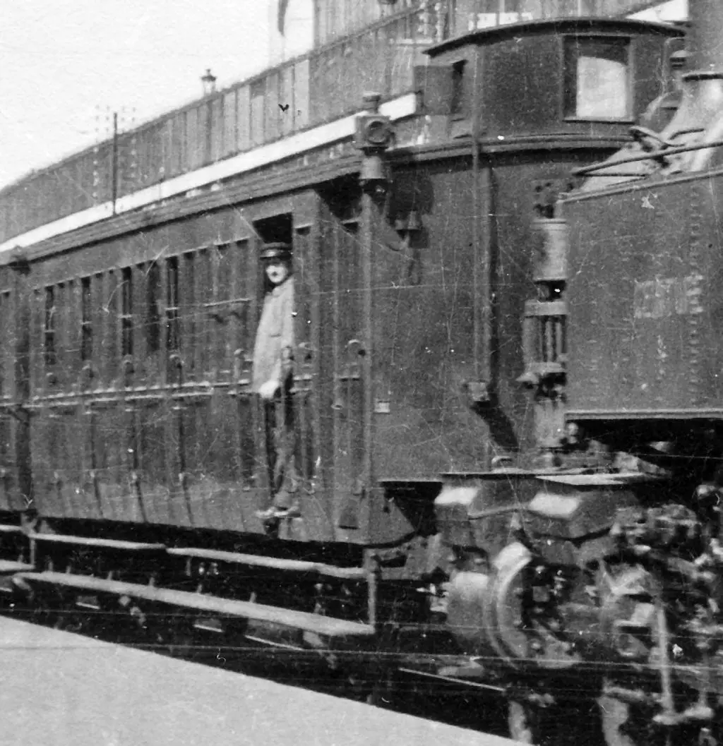 Une voiture fourgon de 2e classe de la Petite Ceinture 